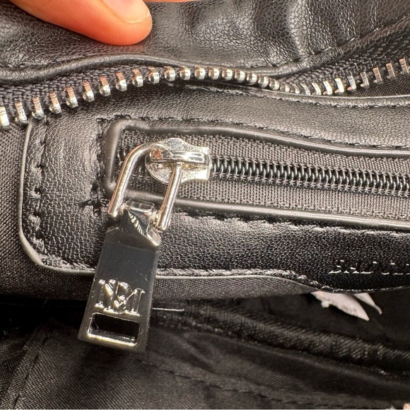 Badgley Mischka Black Vegan Leather Quilted Crossbody Pearl Chain - Picture 12 of 12